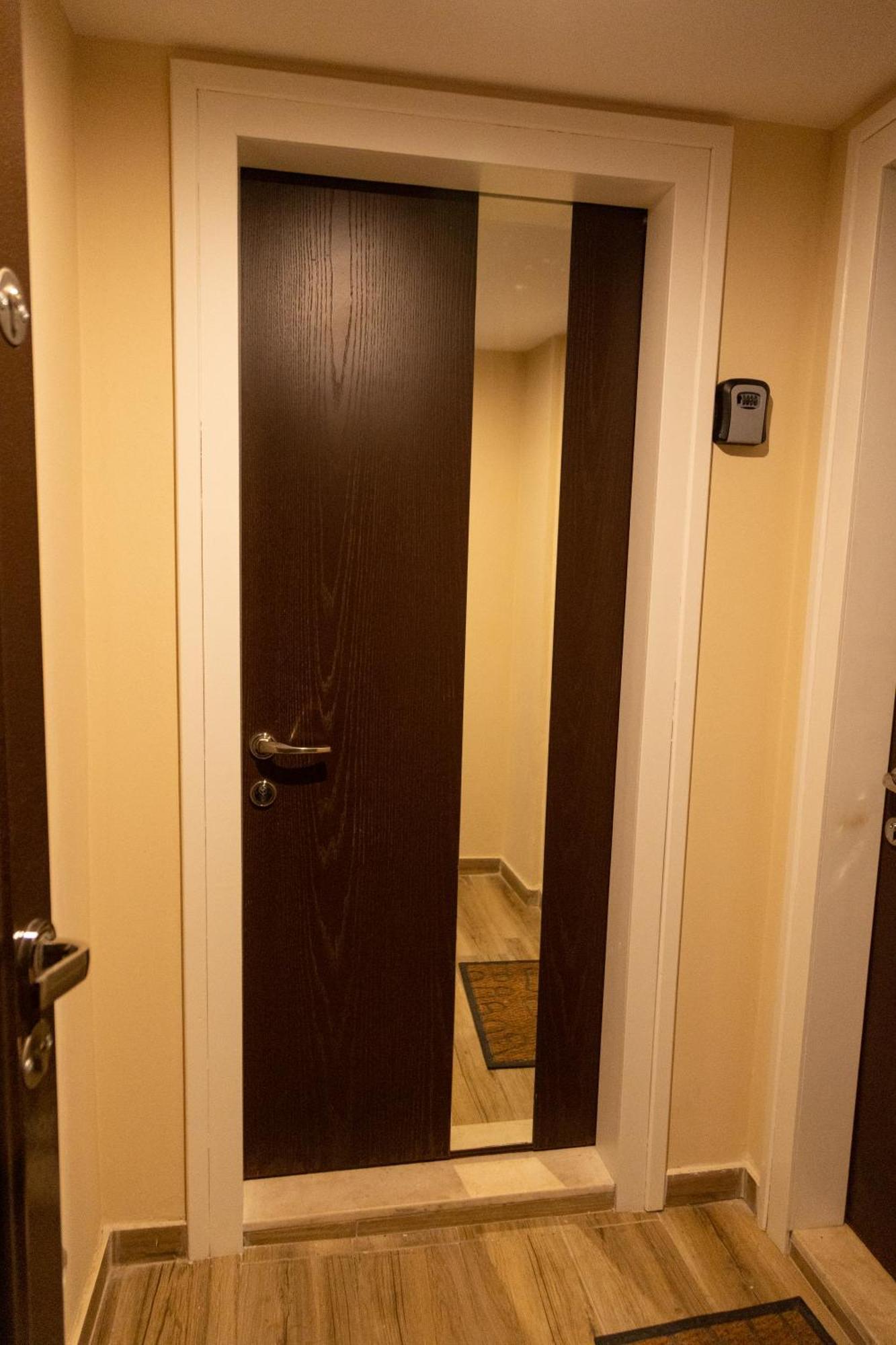 Cozy Loft-Blloku Downtown Hotel Tiranë Luaran gambar